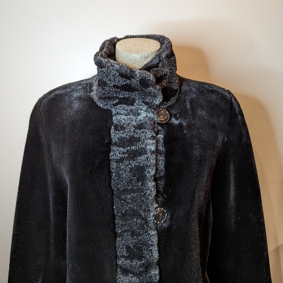 NOVELTI Black Modacrylic Luxury Cuddly Soft Faux Fur Coat. Size 5/6 P - Picture 8 of 12